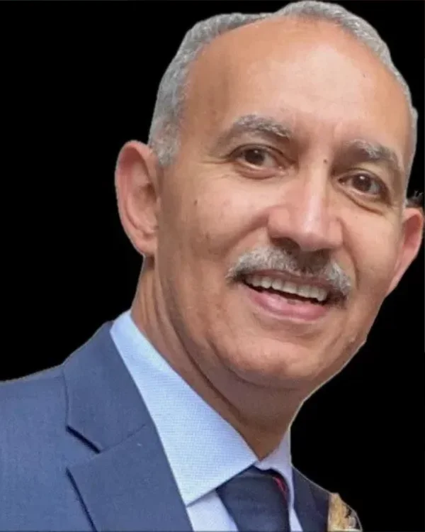 Portrait of Dr Julian Perry.